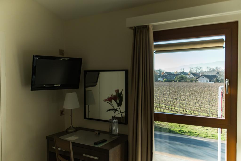 Motel Le Léman Commugny Esterno foto